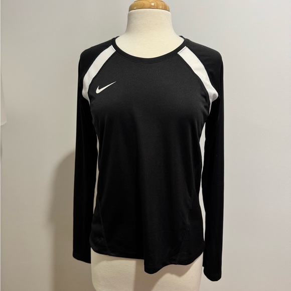 Nike Tops - Nike Women's Black Long Sleeve Top Size M